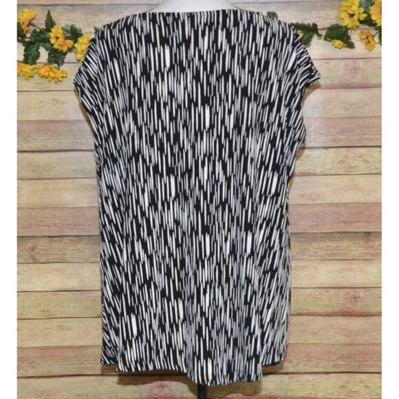 Chico's Travelers Black & White Scoop Neck Cap Sleeve Blouse Top Size 3 XL 16 - Picture 6 of 10